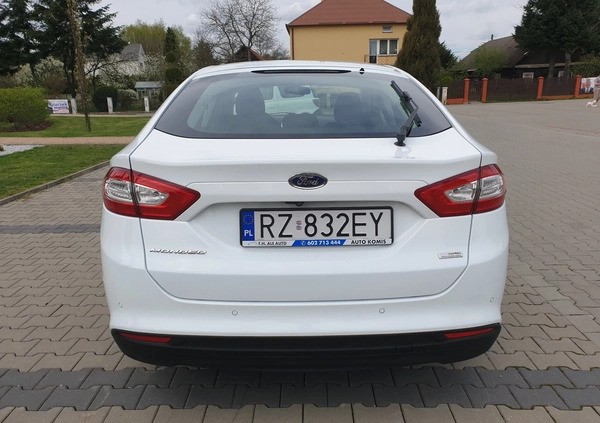 Ford Mondeo cena 49900 przebieg: 164265, rok produkcji 2017 z Rzeszów małe 781